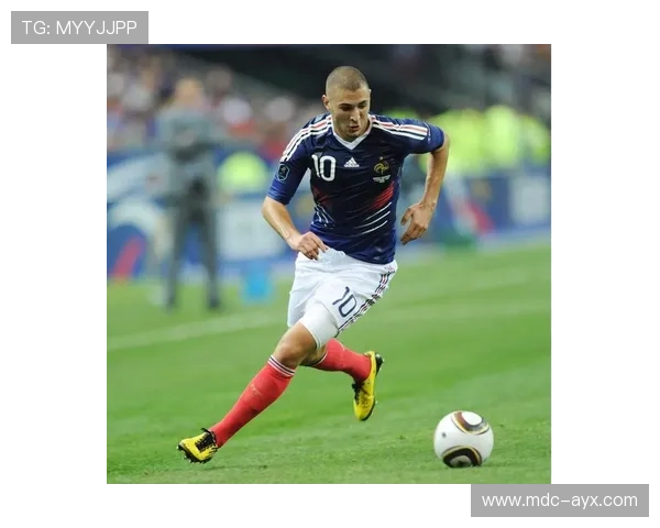 本泽马金球奖争议再起:评选标准引热议 本泽马金球奖争议再起:评选标准引热议